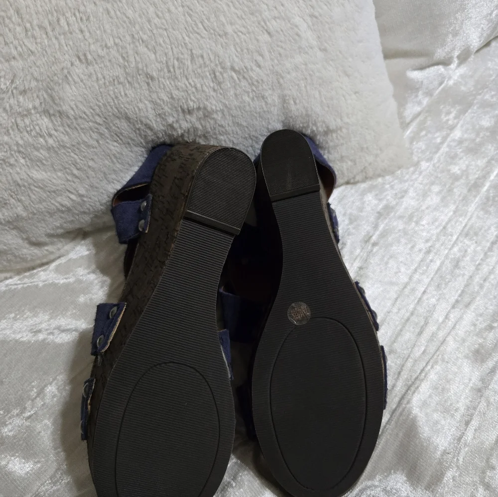 Leather Navy Sandals By Lucky Brand. NWOT NEVER WORN Size 7 1/2